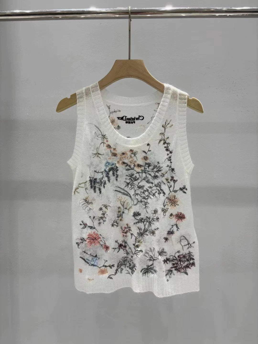 D 25 Early Autumn New Style Knitted Sweater Thin Vest