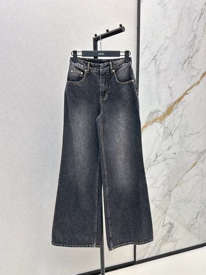D 25 Damaged loose jeans
