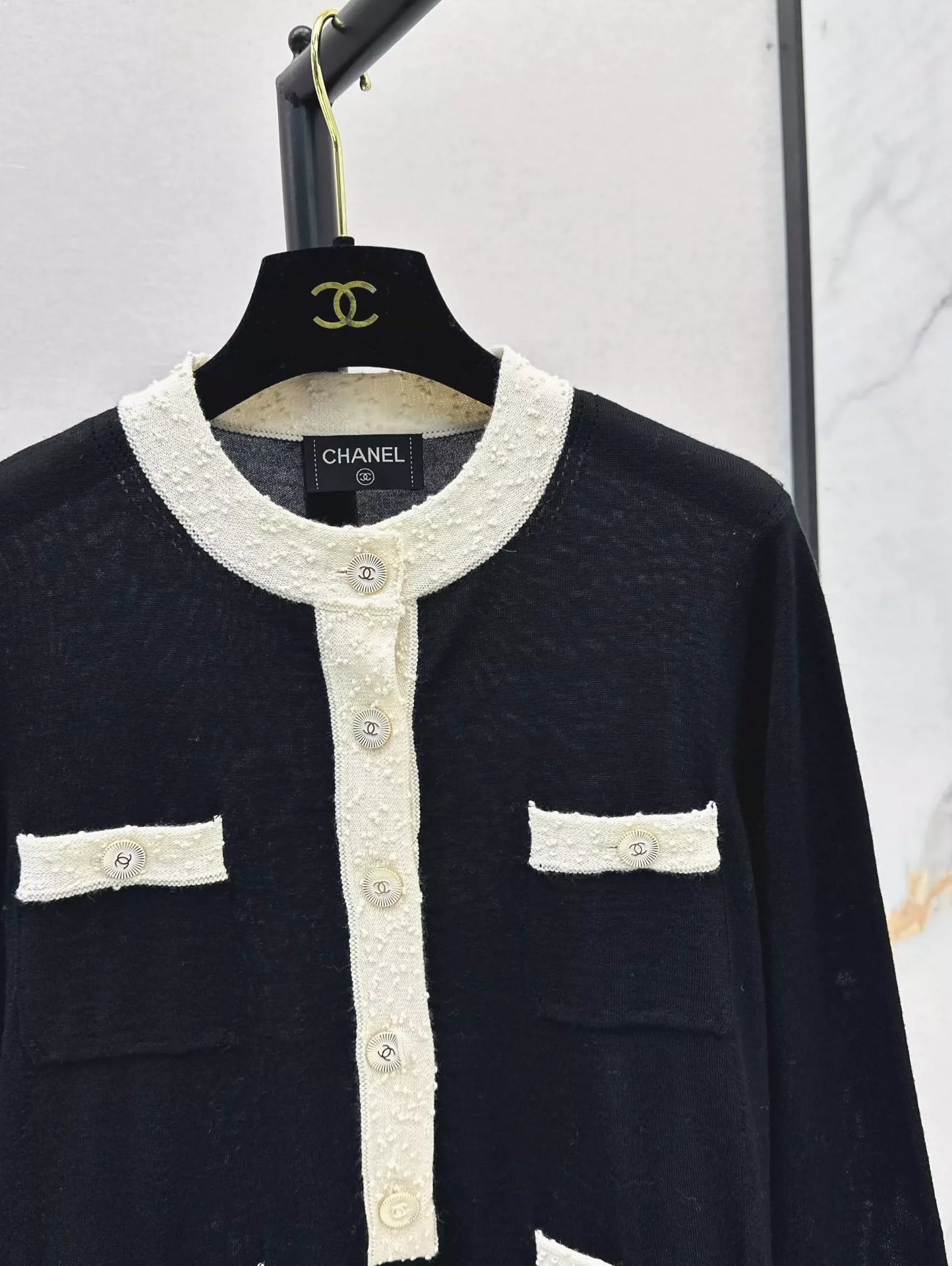 C 25 Early Fall New Premium Black and White Half Cardigan