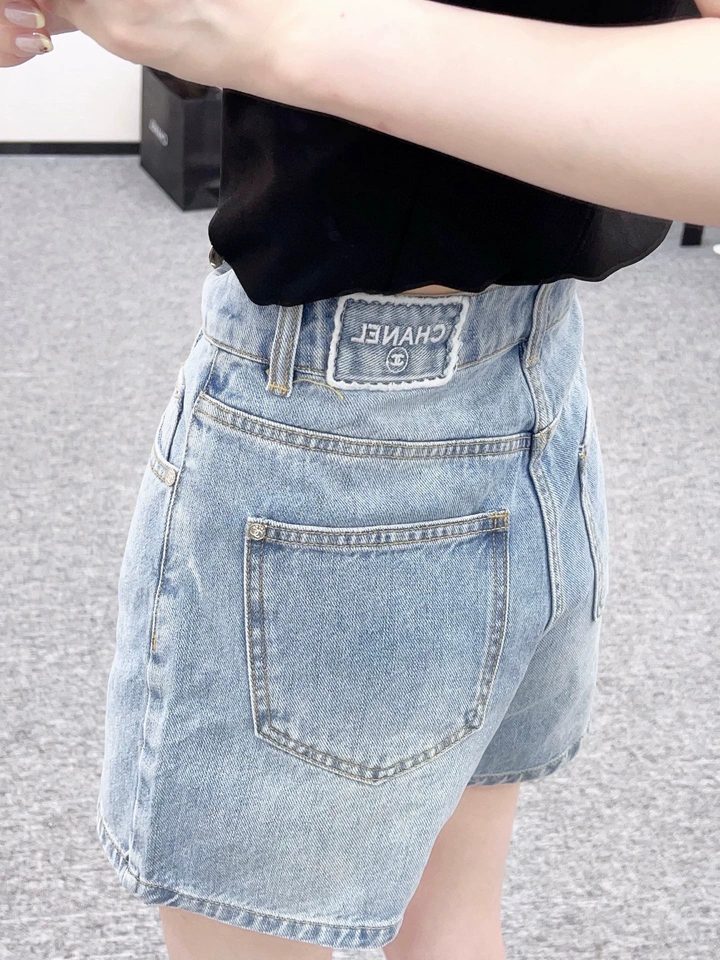 C 25 High waist washed denim shorts