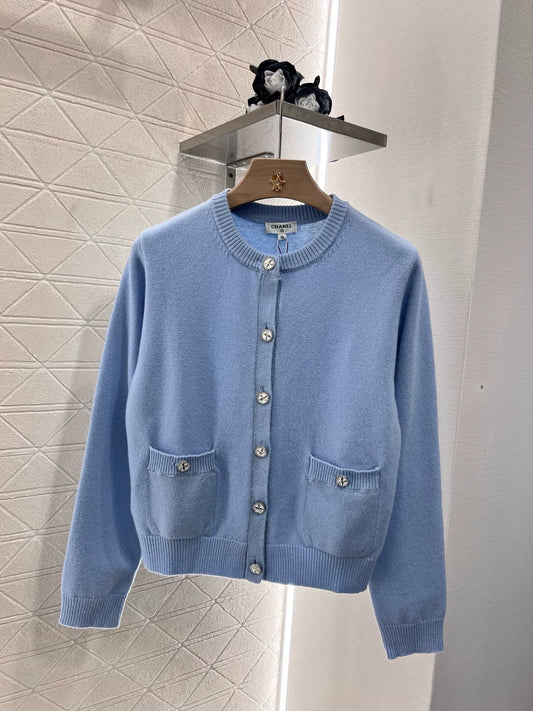 C 25 New knitted cardigan (light green, blue)