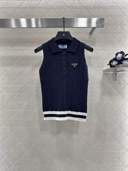 P 25 Cable-knit lapel vest