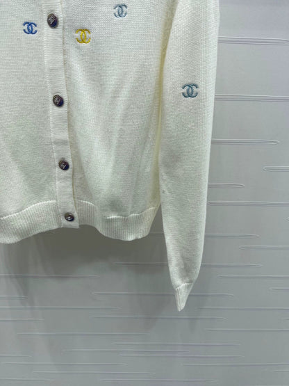 C 25fw Round Neck Long Sleeve Cardigan