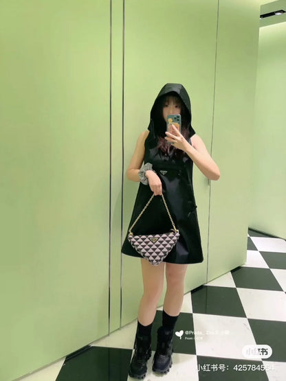 p 25 Spring/Summer New Lapel Hooded Tank Dress