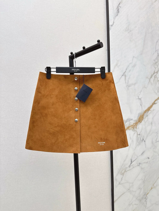 P 25 Spring/Summer Latest Highly Intelligent Sense of Chic Wear Lambskin Half Skirt