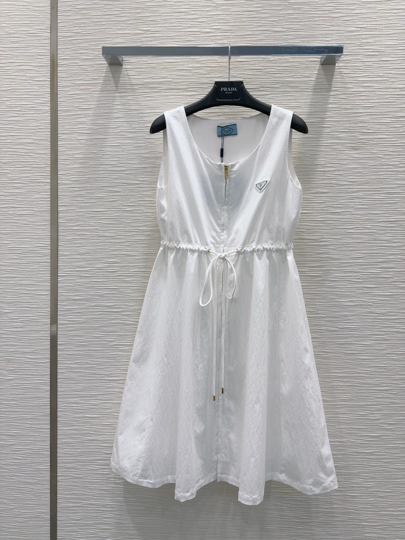 P 25 new straps zipper sleeveless dresses(white black)
