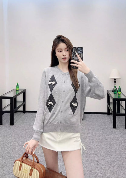 M 25 Diamond Bow Knit Cardigan