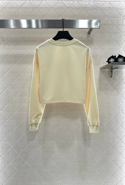 G 25 Round neck embroidered sweatshirt and trousers set