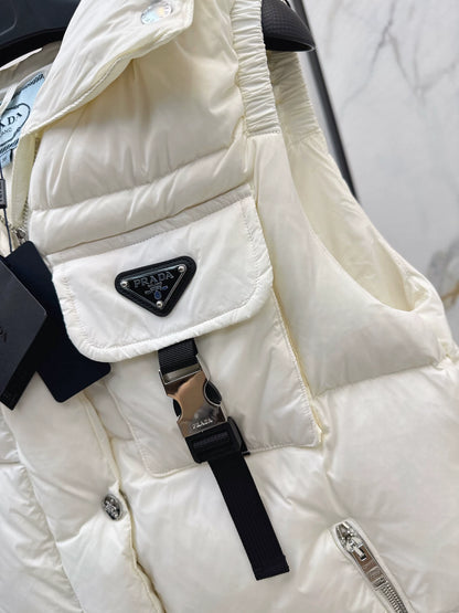 P 25fw hooded turtleneck down vest