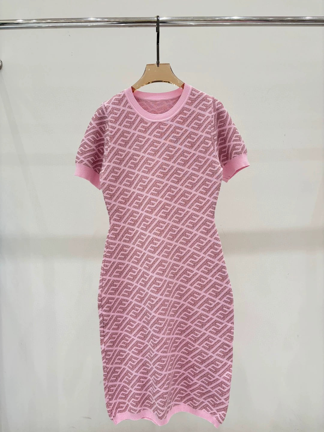 F 25 New Alphabet Slash Round Neck Short Sleeve Knit Dress (pink blue brown)