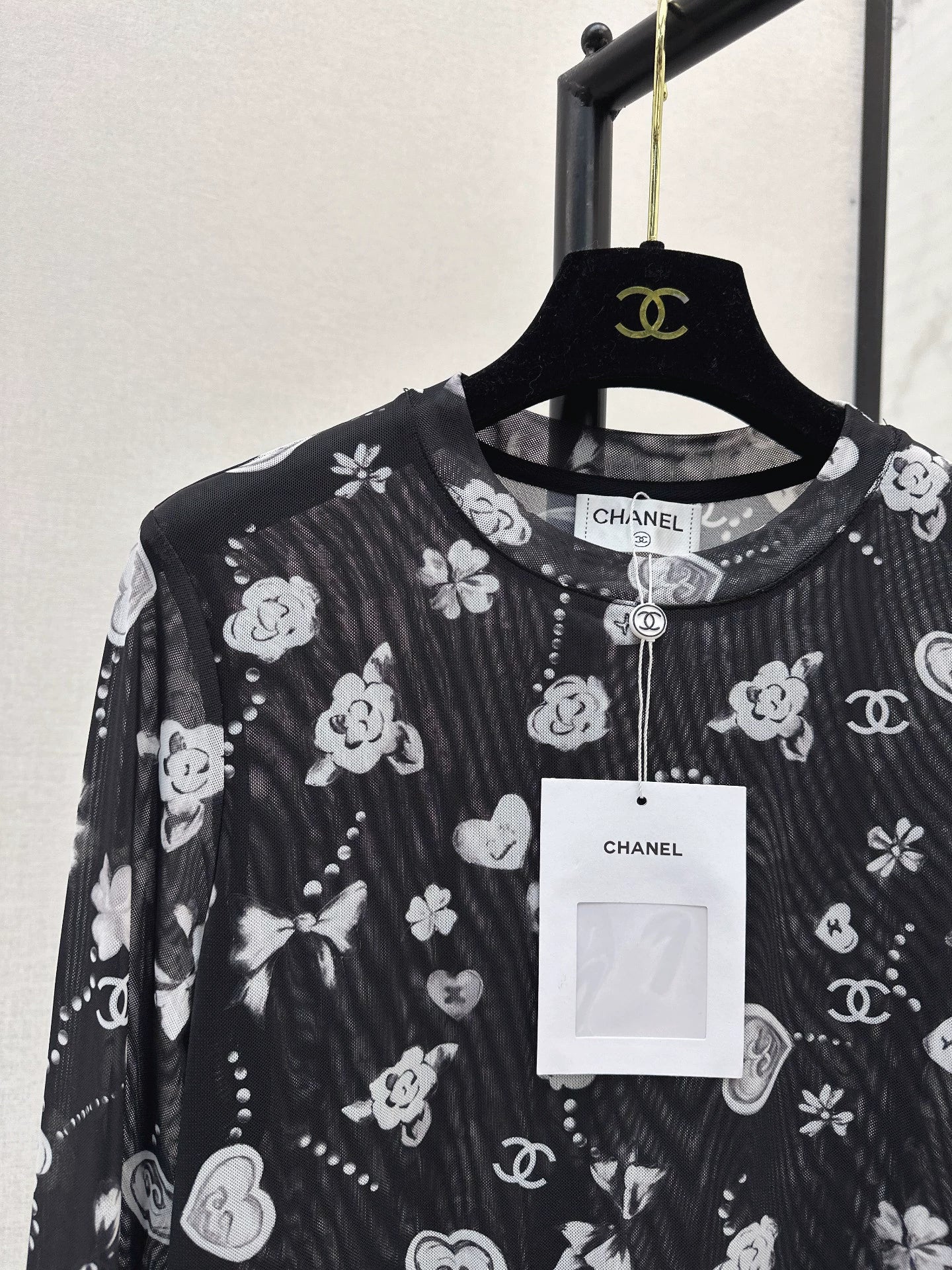 C 25 logo print mesh bottoming shirt