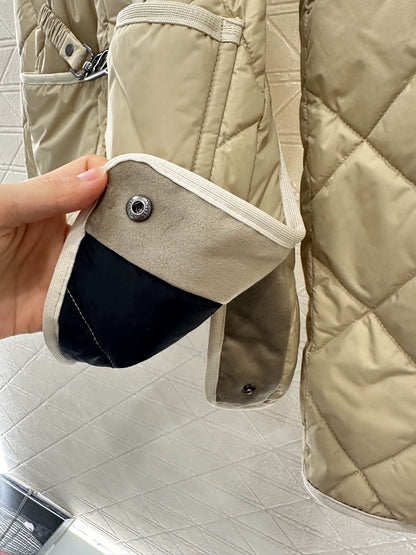 Mon 25 Down jacket with detachable belt and lapel