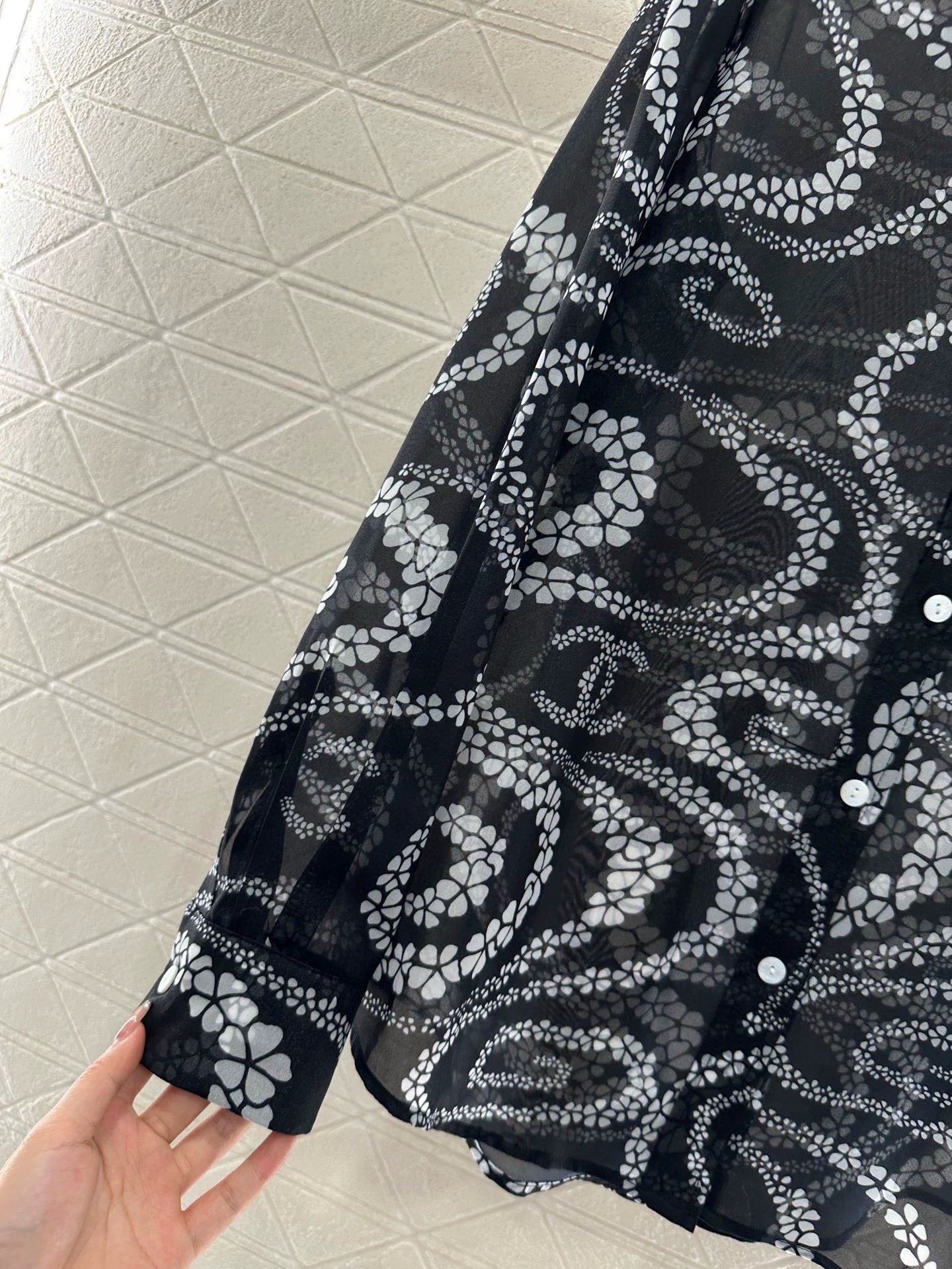 C 25 Printed Lapel Shirt（Black，Pink，Orange）