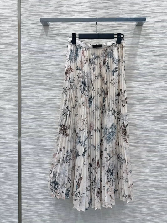 D 25 New Color Clash Printed Pleated Half Skirt