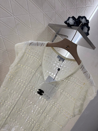 C 25 Neues Stricktop mit Schnürung und Cut-Outs 