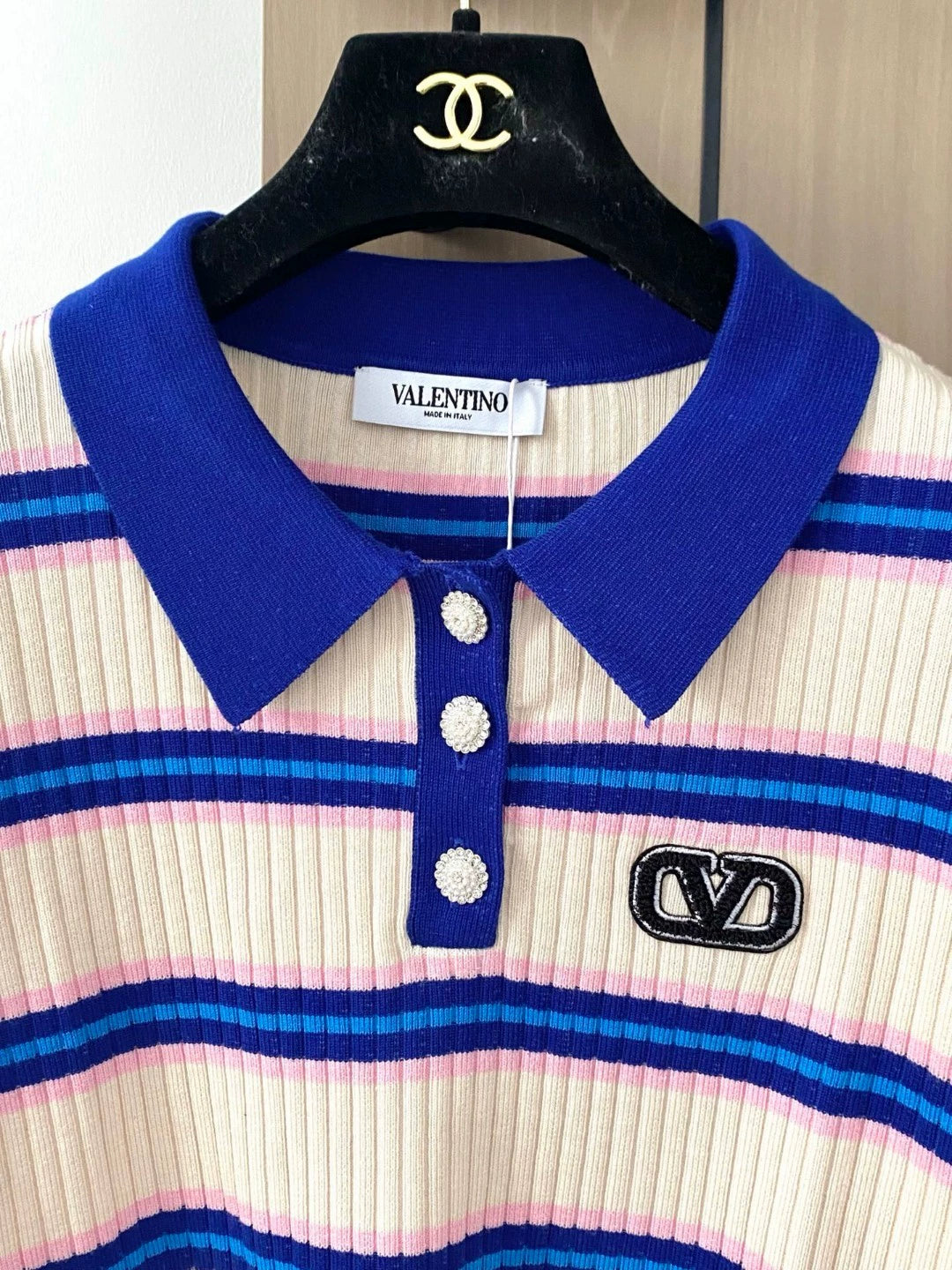 V 25 new striped button-down lapel short-sleeved knitted top