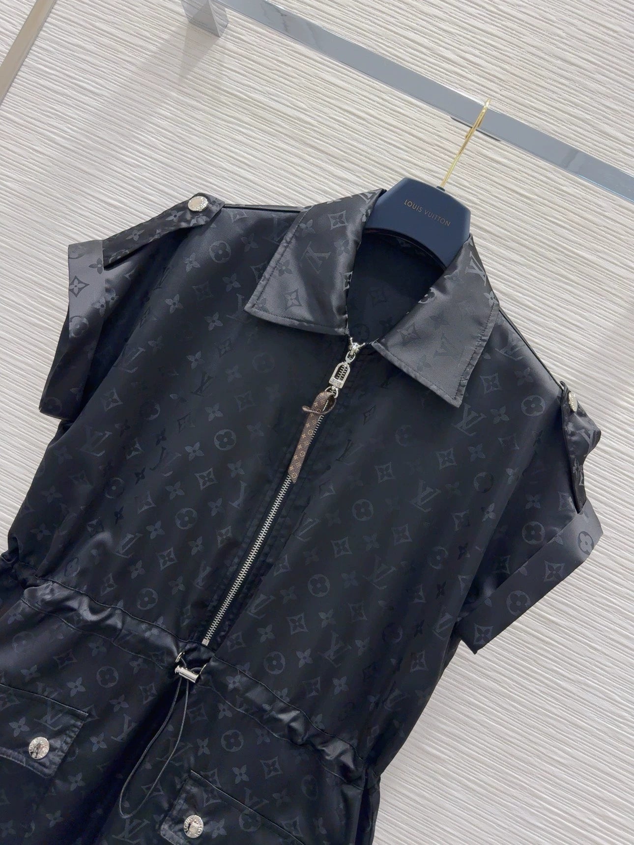 L 25 New Short Sleeve Zipper Dresses