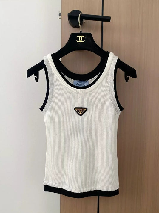 P 25 New color clashing triangle label knitted undershirt