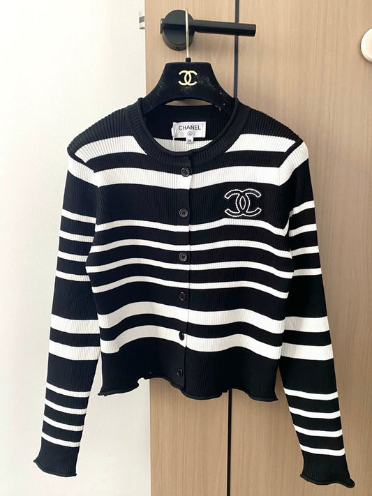 C 25 new striped round neck long sleeve knitted cardigan