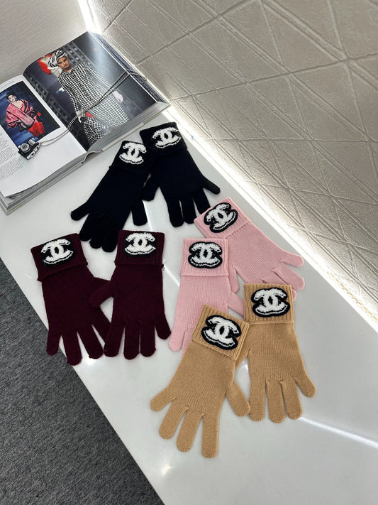C 25 Logo Cashmere Gloves