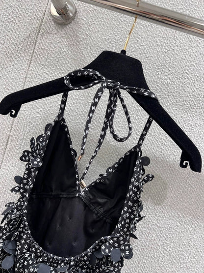 C 25 Floral Neck Camisole(black\white)