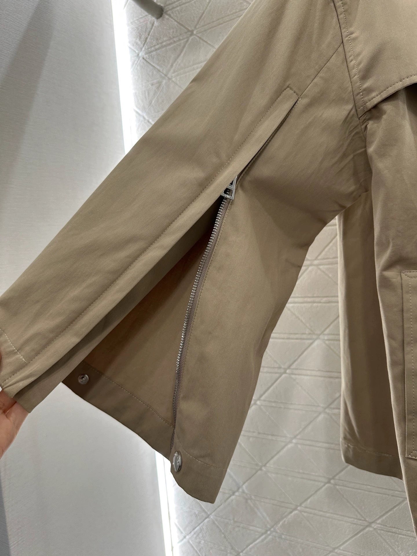 Di 25 Cape trench coat
