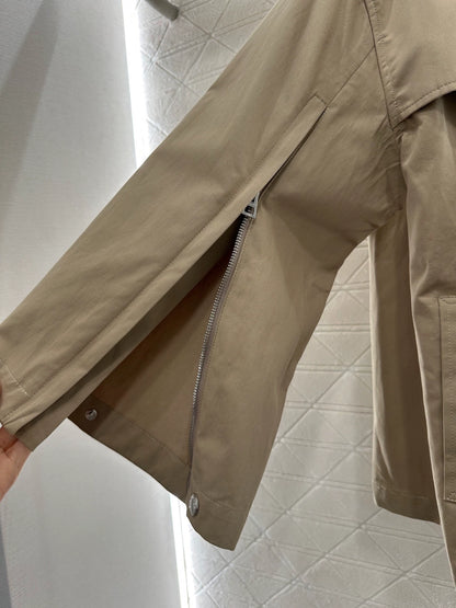 Di 25 Cape trench coat