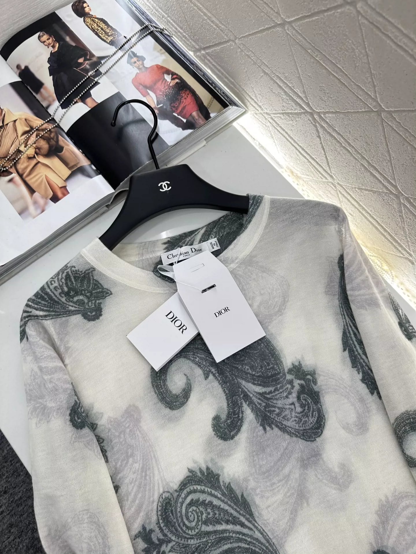 D 25 New Summer Styles Classic Little Bee Embroidery   Round Neck Pullover Knitted Long Sleeve