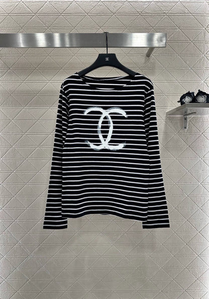 C 25 Loose striped long-sleeved top