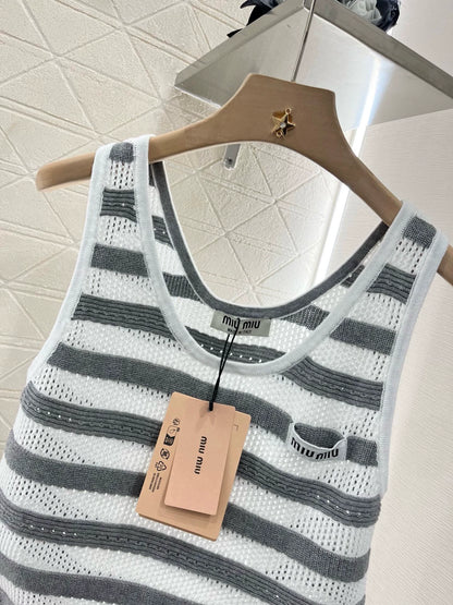 M 25 New Striped Cutout Knit Vest