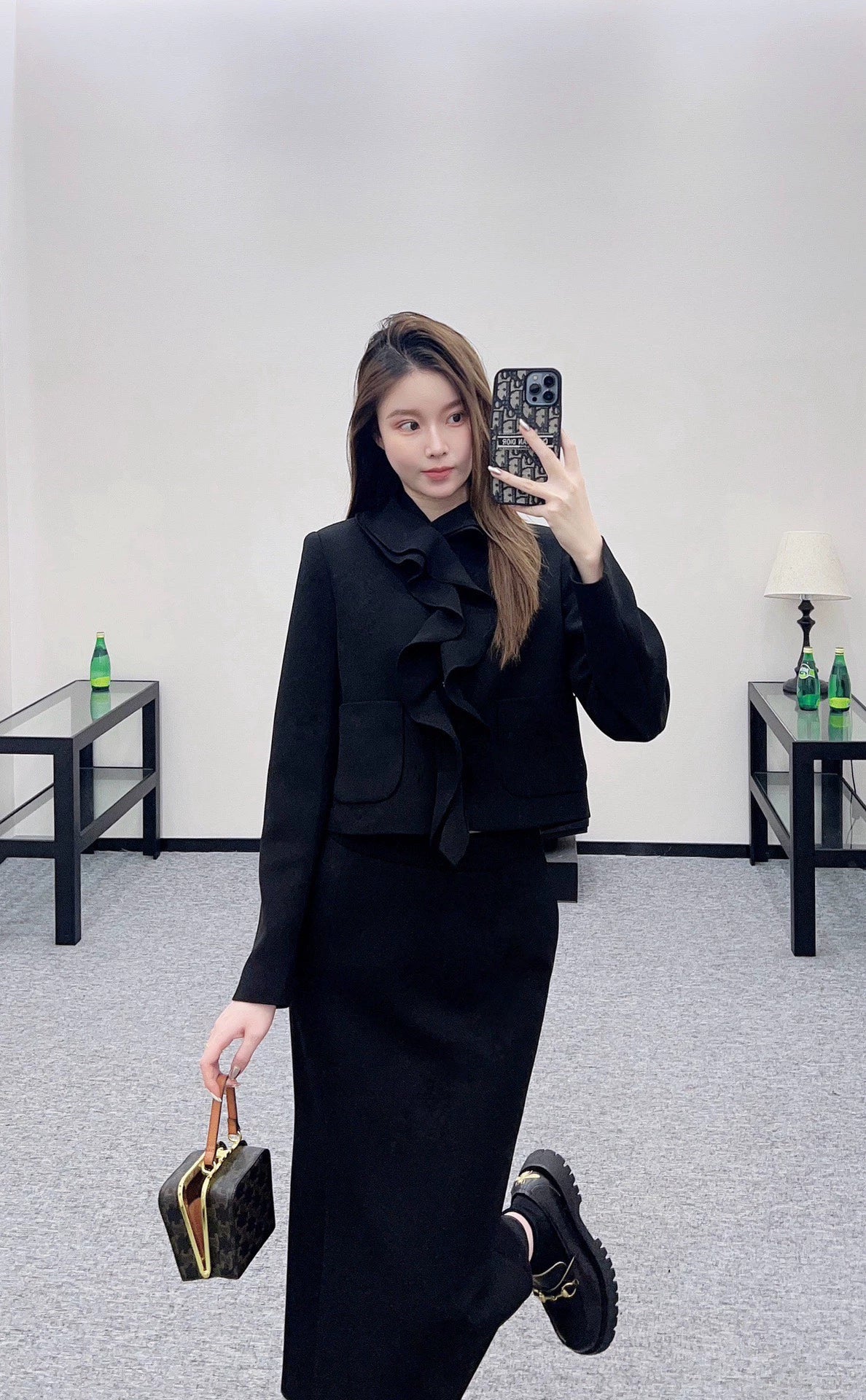 D 25 Fungus lace jacket and skirt suit