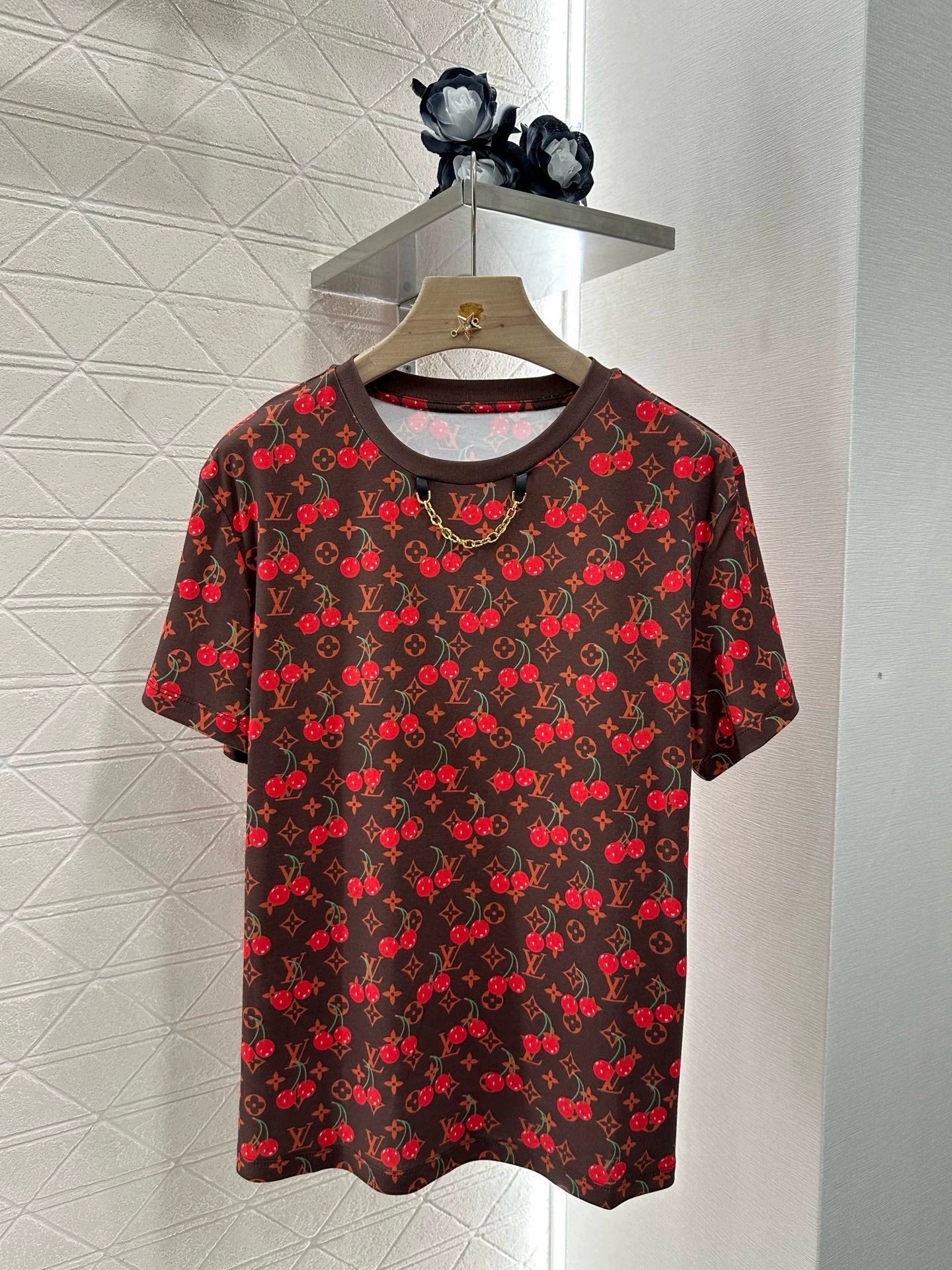 L 25 Vibrant Cherry Print Round Neck Short Sleeve T-Shirt
