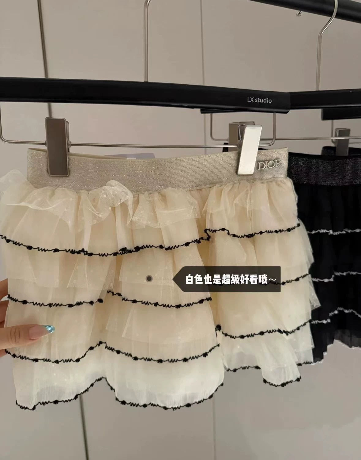 D 25 Popular puffy skirt