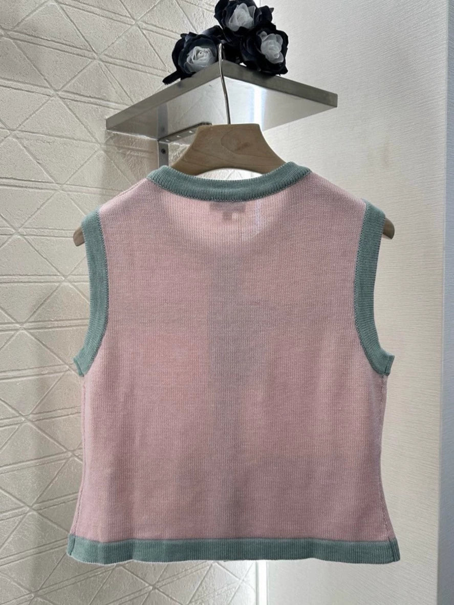 2025 New Color-blocked Round Neck Button Knitted Vest