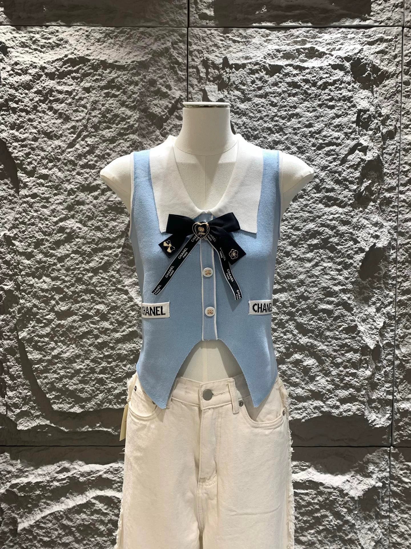 C 25 Bow Tie Knit Vest