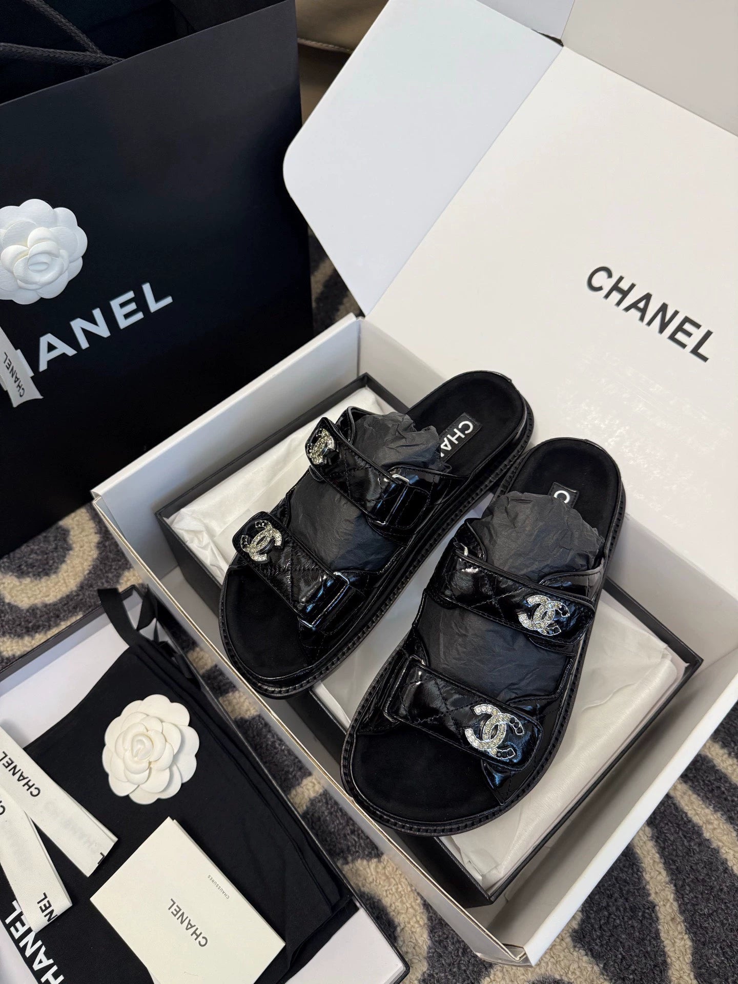 C 25 Summer New Rhinestone Logo Beach Sandals
