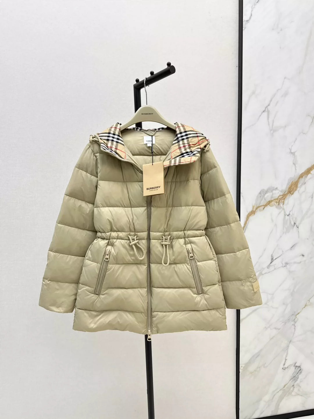 BRU 25fw Hooded drawstring waist down jacket