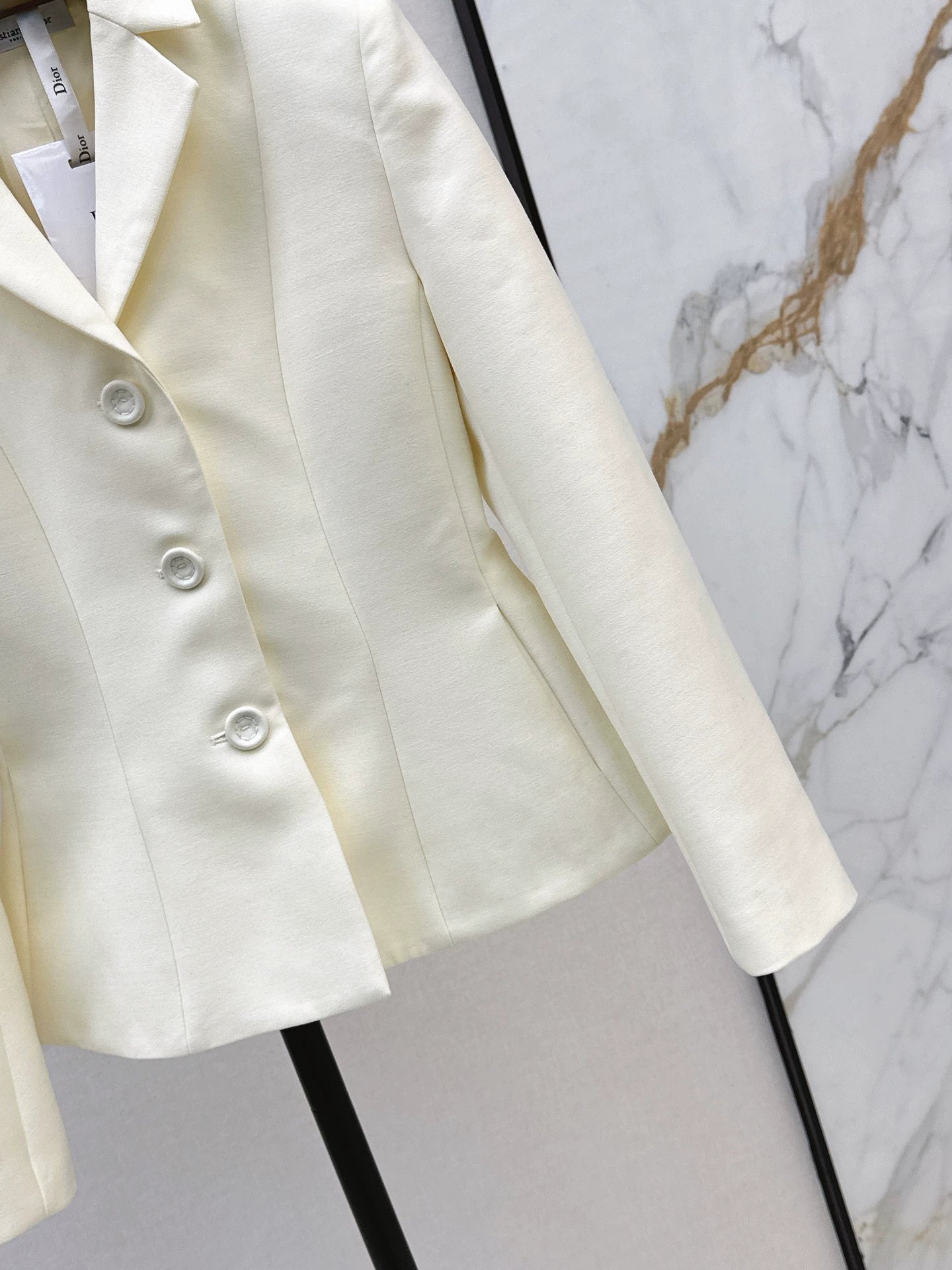 Di 25 Minimalist single breasted slim fit suit jacket