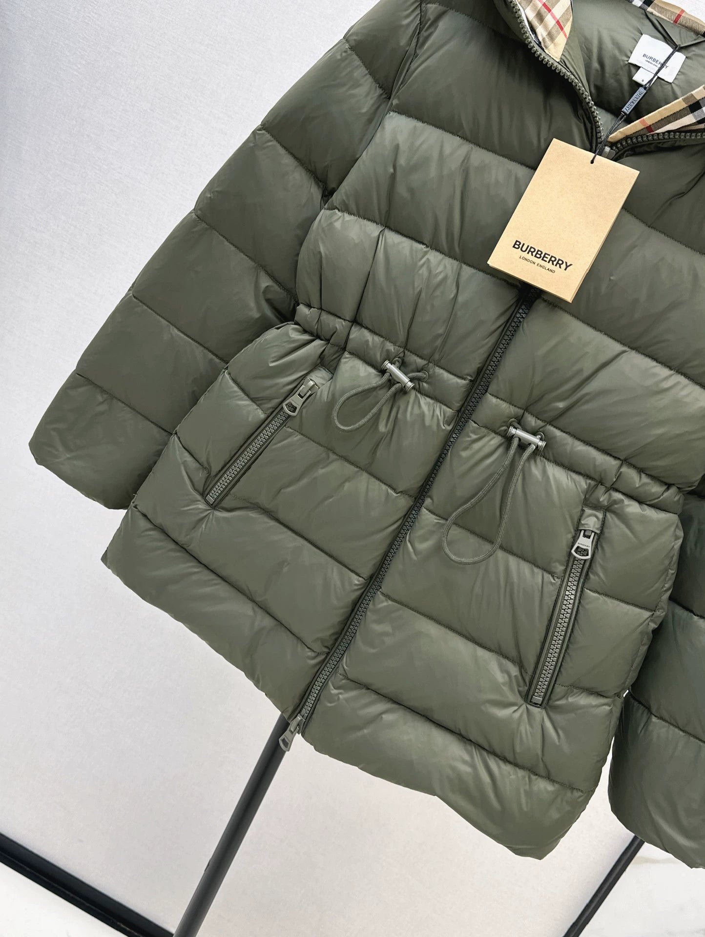 BRU 25fw Hooded, drawstring-waisted down jacket