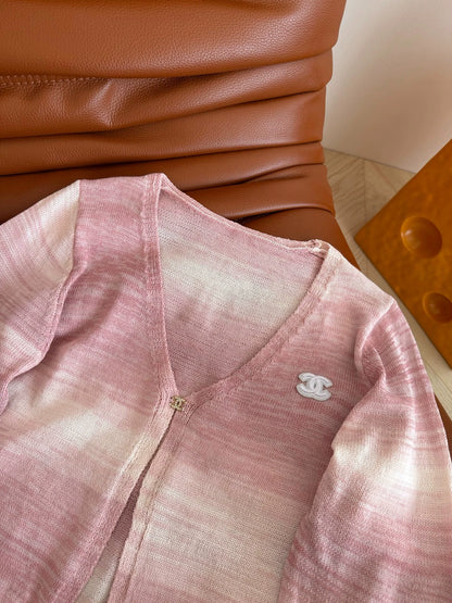 C 25 Gradient color knitted cardigan + inner suspenders