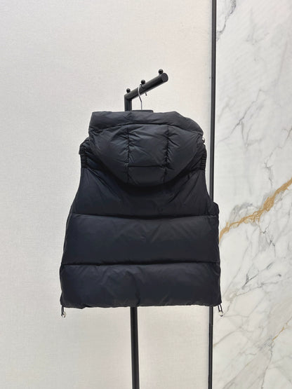 P 25fw hooded turtleneck down vest