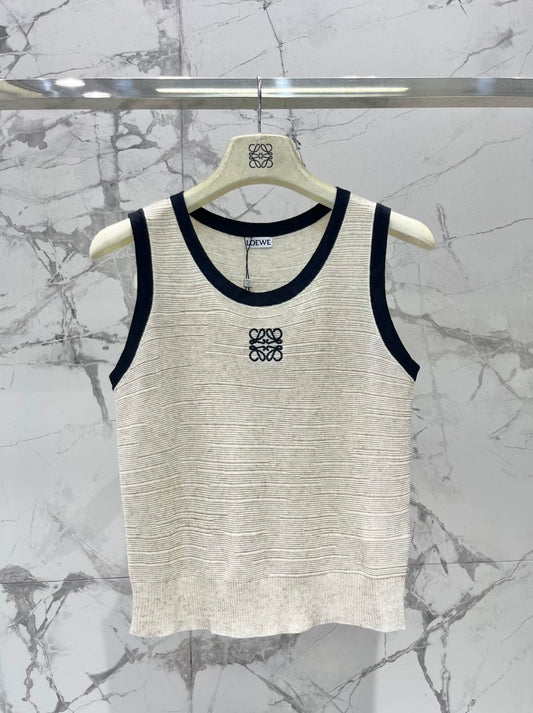 LO 25 New Embroidered knit sleeveless undershirt