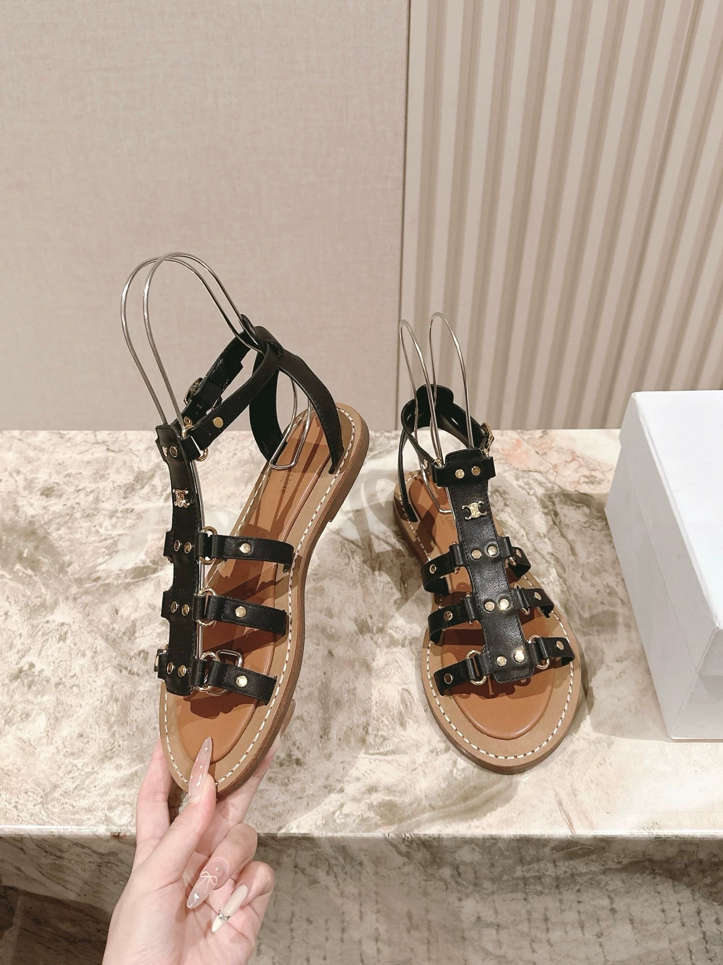 CE 25 New spring and summer Arc de Triomphe British style Roman flat bottom small logo sandals