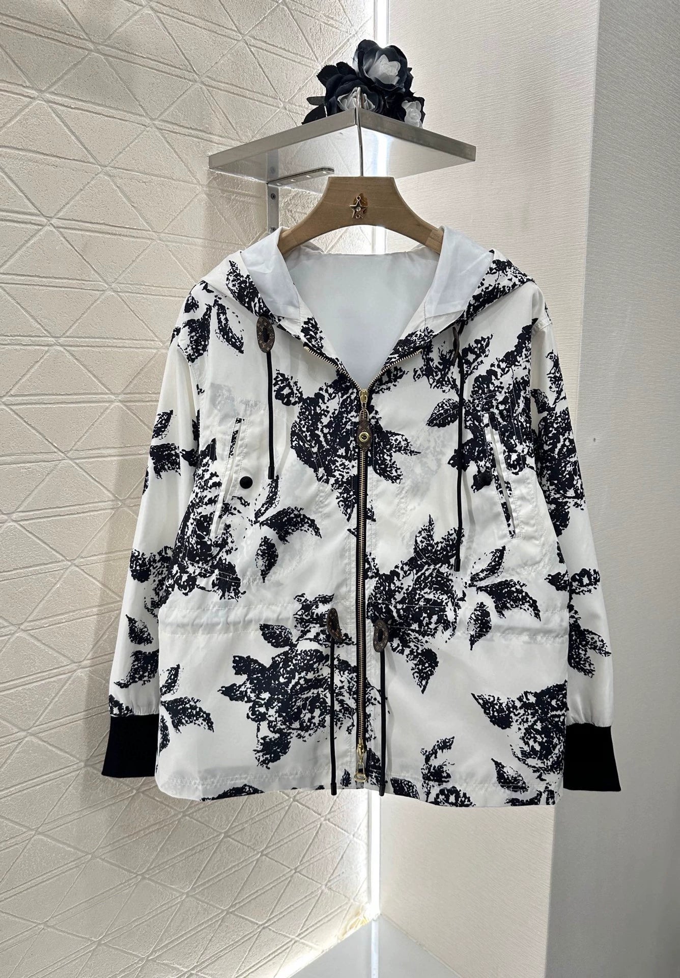 L 25 Hooded printed jacket and trousers set