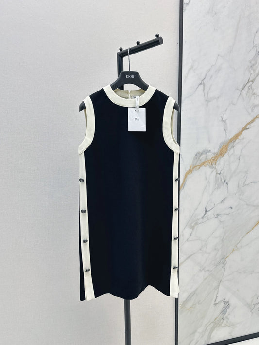 D 25 sleeveless dress