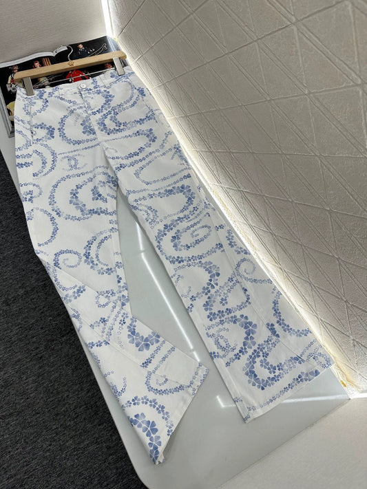 C 25 new products on the shelves Slightly flared printed denim trousers