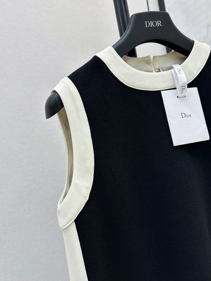 D 25 sleeveless dress