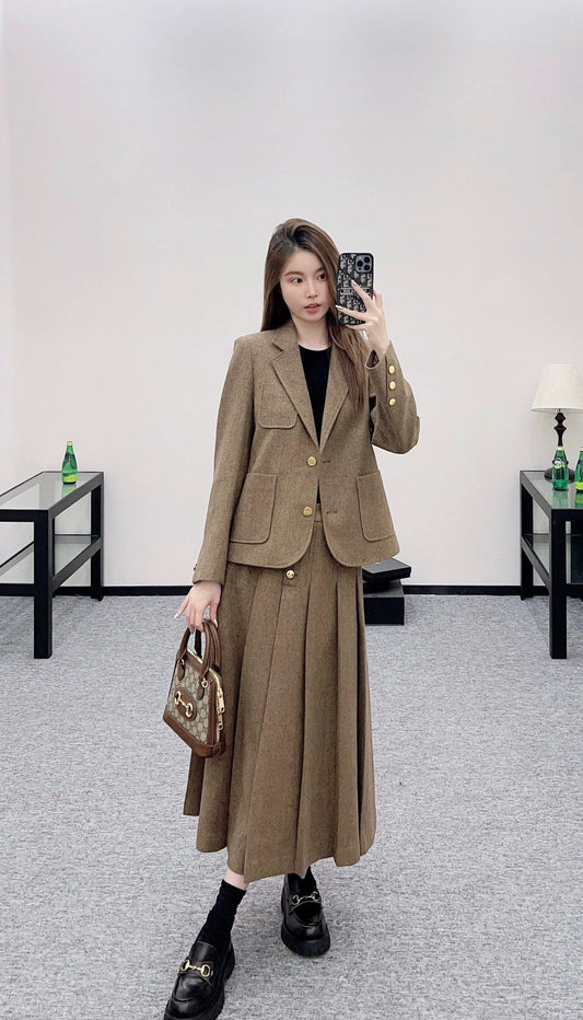 Ce 25 Blazer and midi pleated skirt set