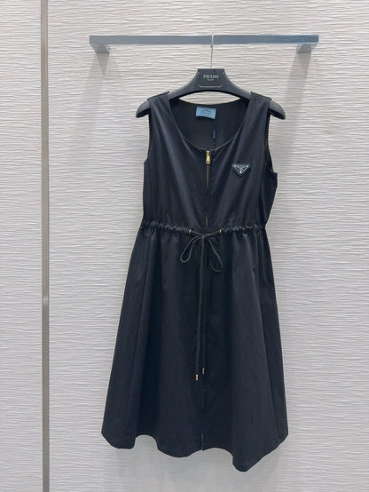 P 25 new straps zipper sleeveless dresses(white black)