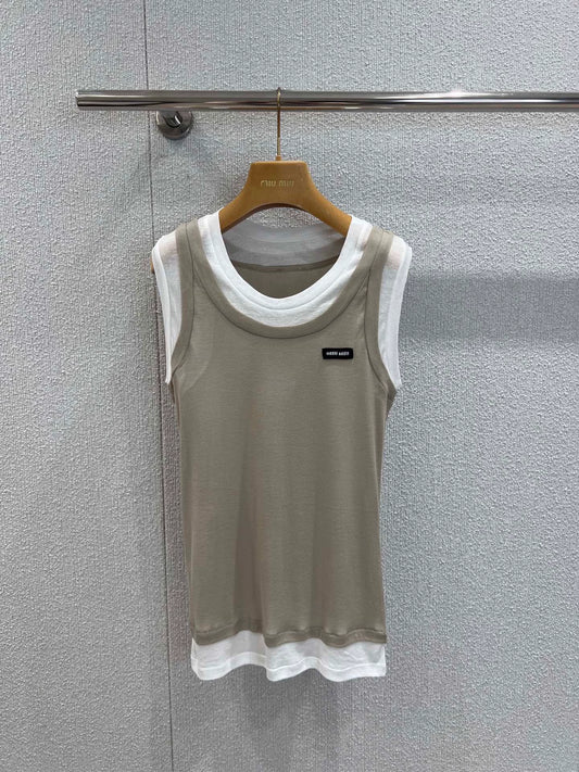 M 25SS new summer style fake two-piece contrasting color decorative label sleeveless vest